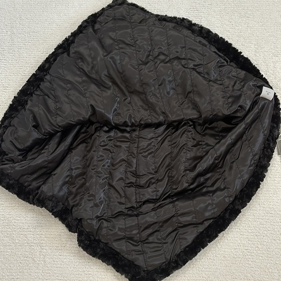 PAMELA McCoy BLACK FAUX FUR PANCHO- SIZE M - Picture 8 of 17